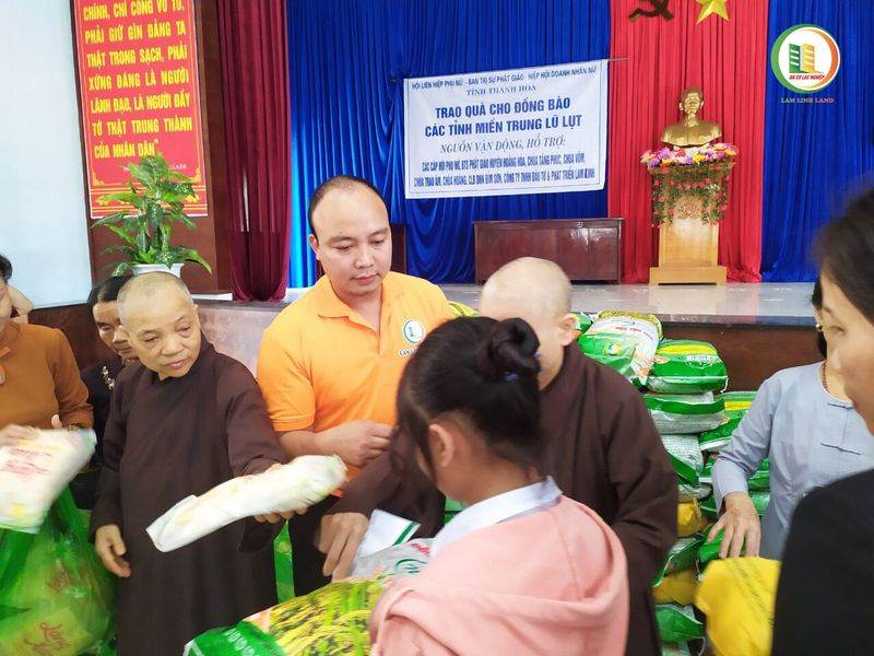 Lam Linh Land chung tay cùng đồng bào vùng lũ