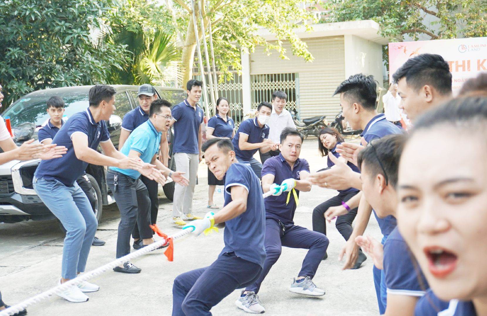 Hội thi kéo co chào mừng ngày 20-10-2022